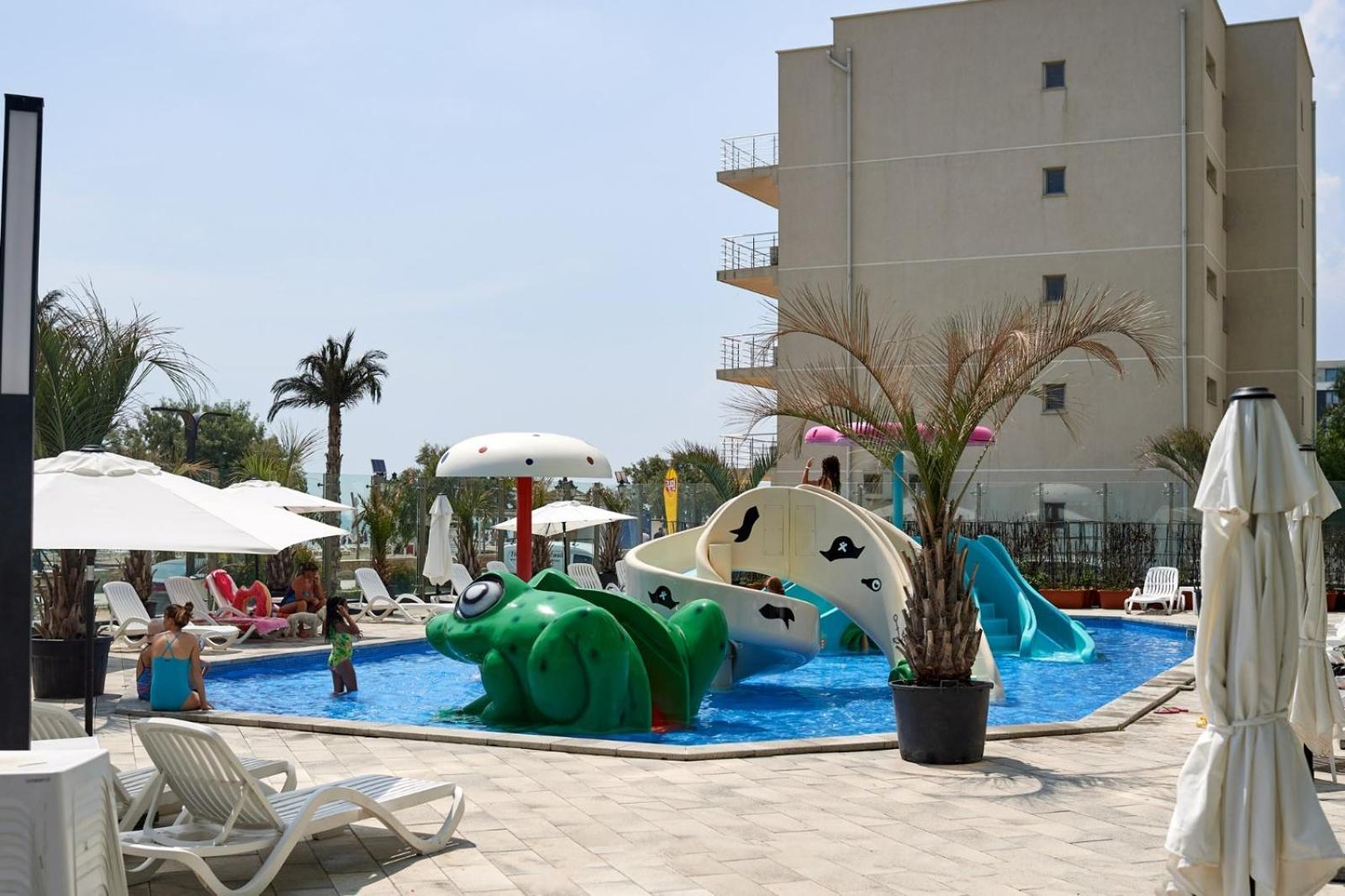 Evelyn'S Apartment Spa&Pool Beach Resort มามายา ภายนอก รูปภาพ